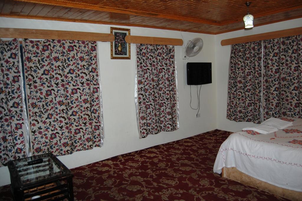 Hotel Paradise Inn Pahalgām Camera foto