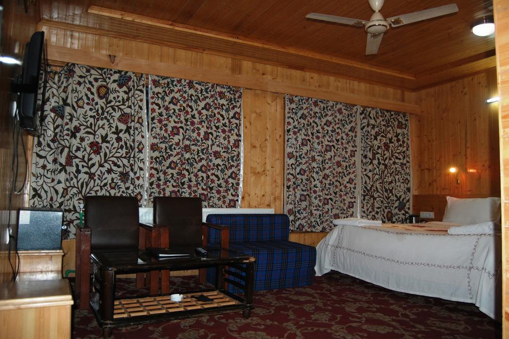 Hotel Paradise Inn Pahalgām Esterno foto