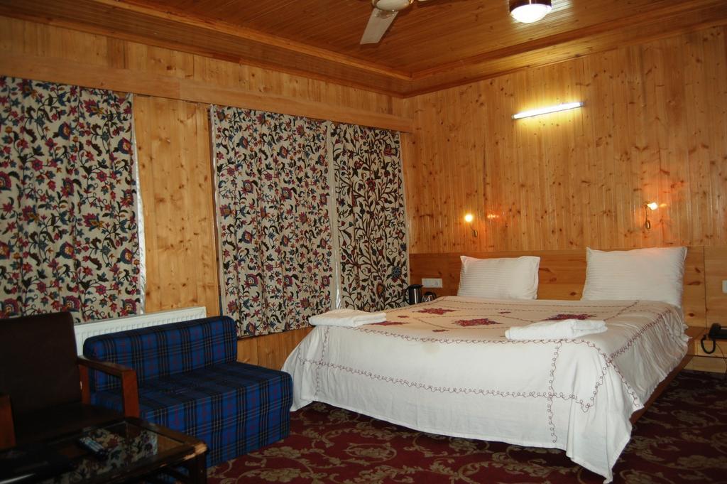 Hotel Paradise Inn Pahalgām Esterno foto
