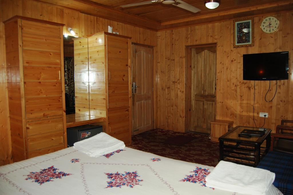 Hotel Paradise Inn Pahalgām Esterno foto