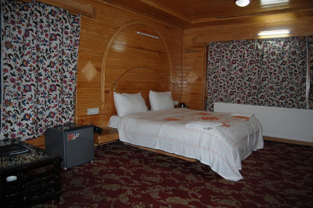 Hotel Paradise Inn Pahalgām Esterno foto