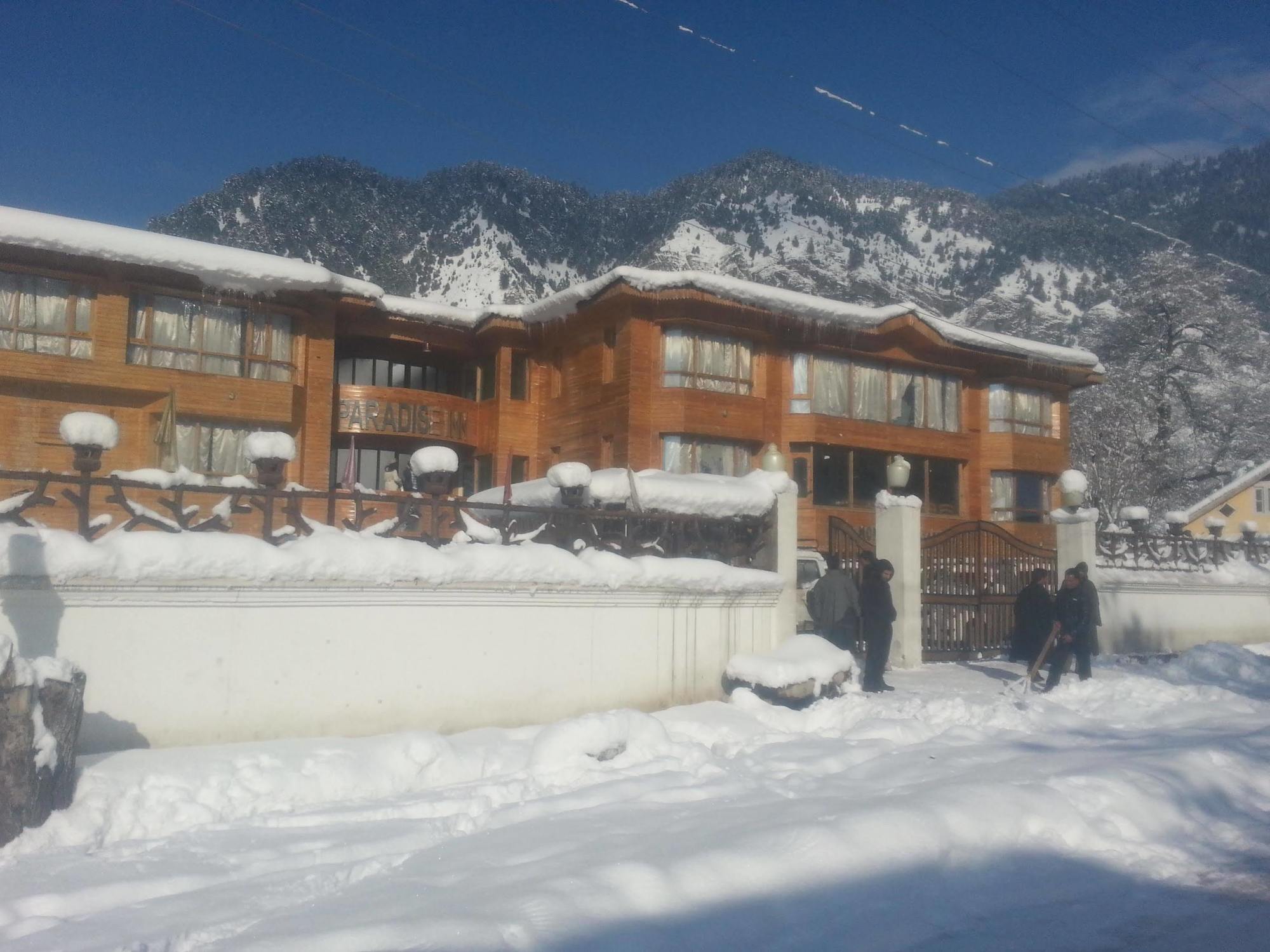 Hotel Paradise Inn Pahalgām Esterno foto