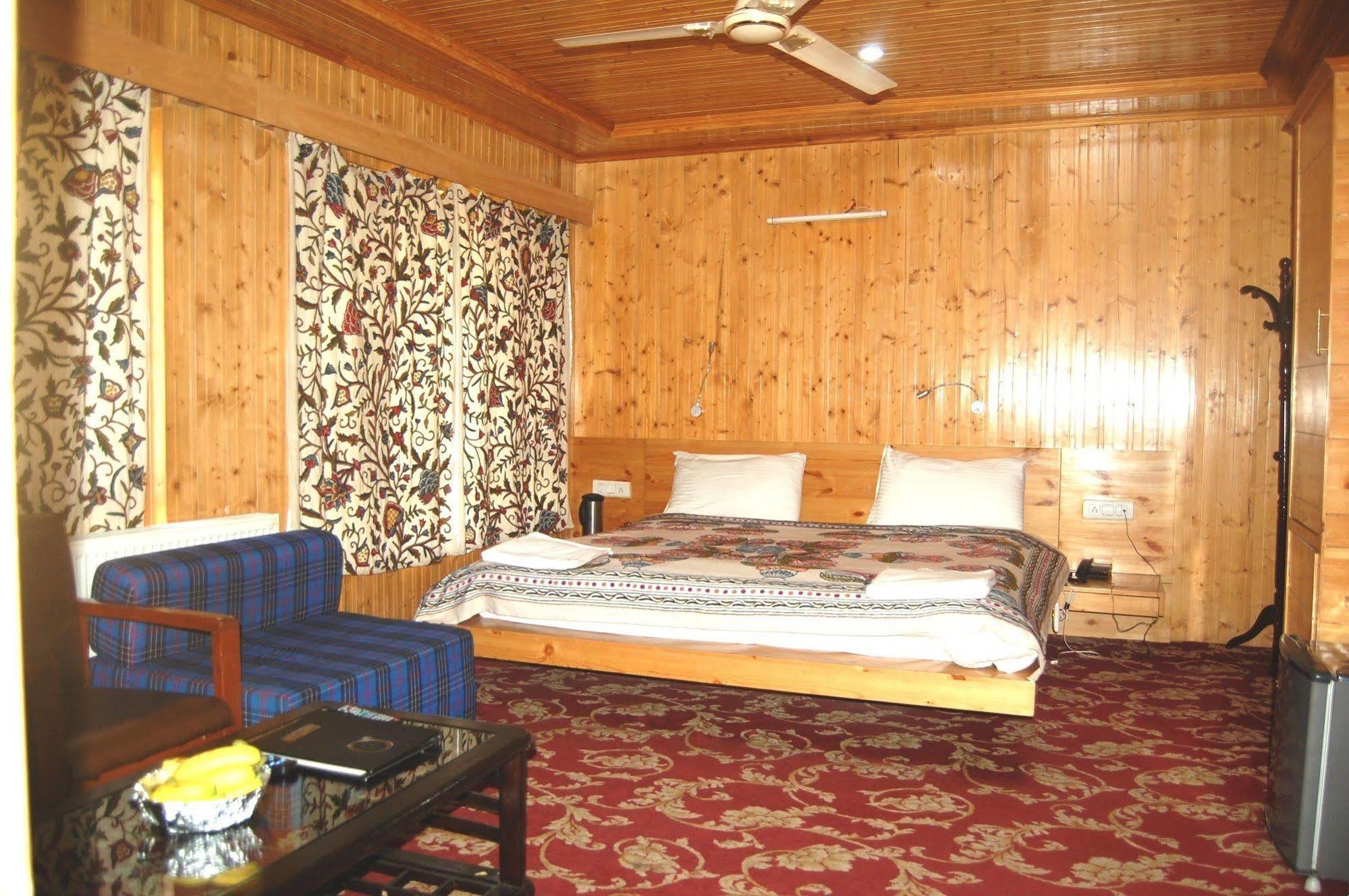 Hotel Paradise Inn Pahalgām Esterno foto