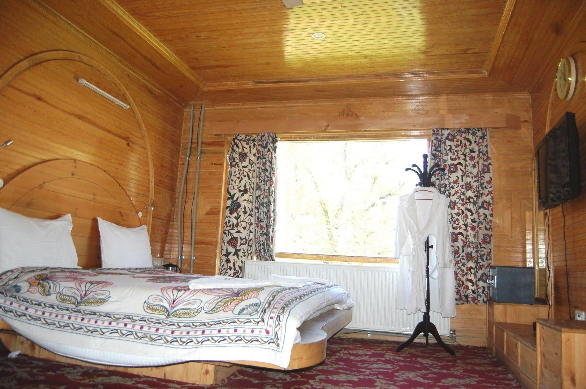 Hotel Paradise Inn Pahalgām Esterno foto