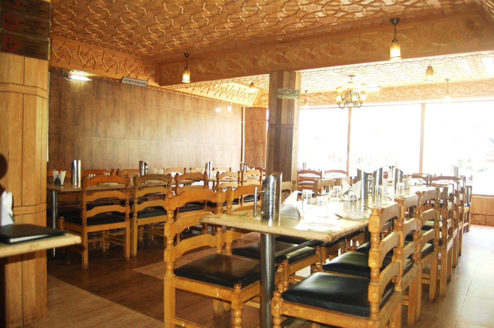 Hotel Paradise Inn Pahalgām Esterno foto