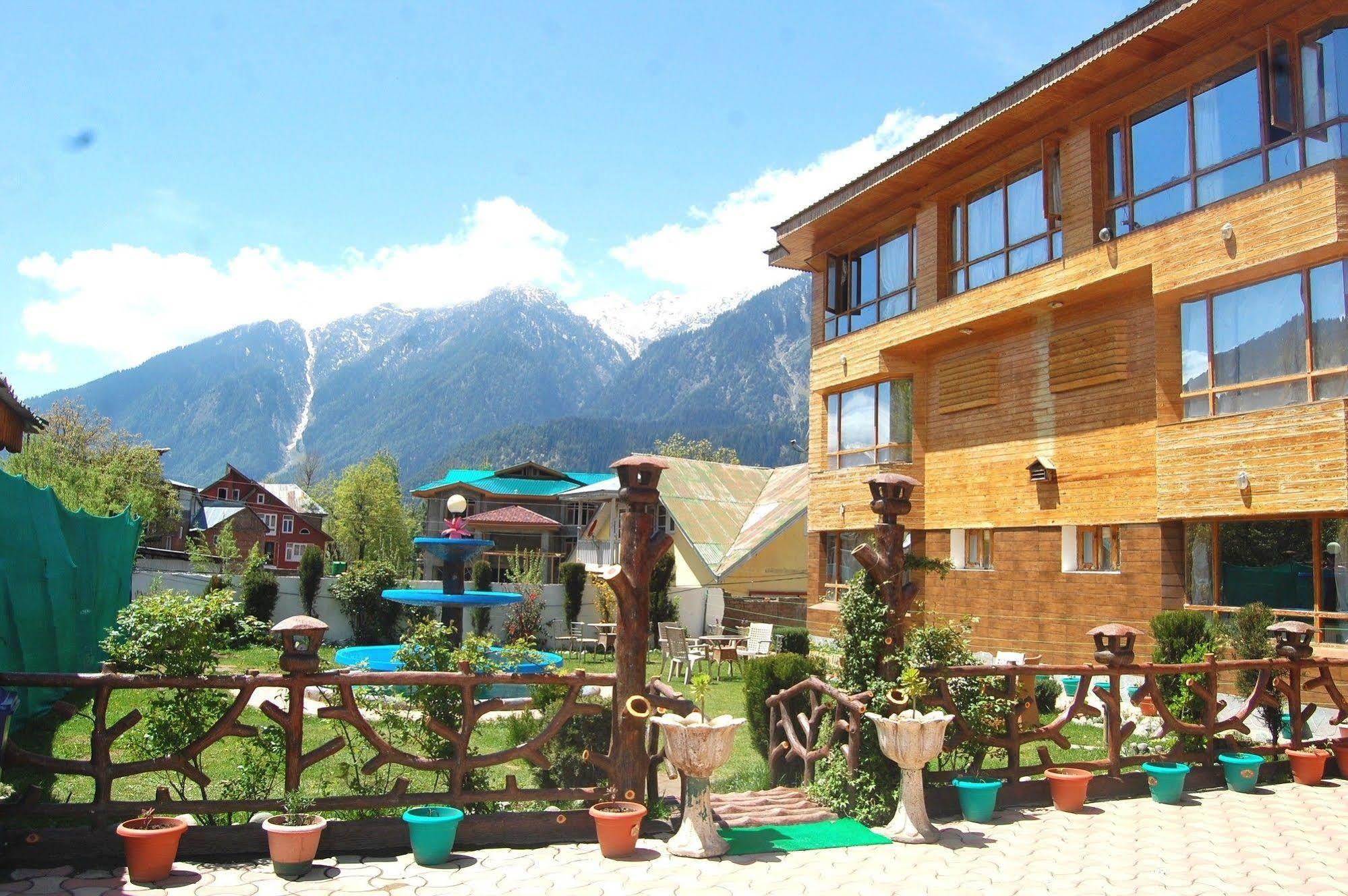 Hotel Paradise Inn Pahalgām Esterno foto